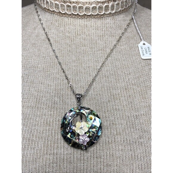 Flower Style Natural Handmade Abalone Shell Carved Shell Silver Necklace Pendant - Picture 1 of 14